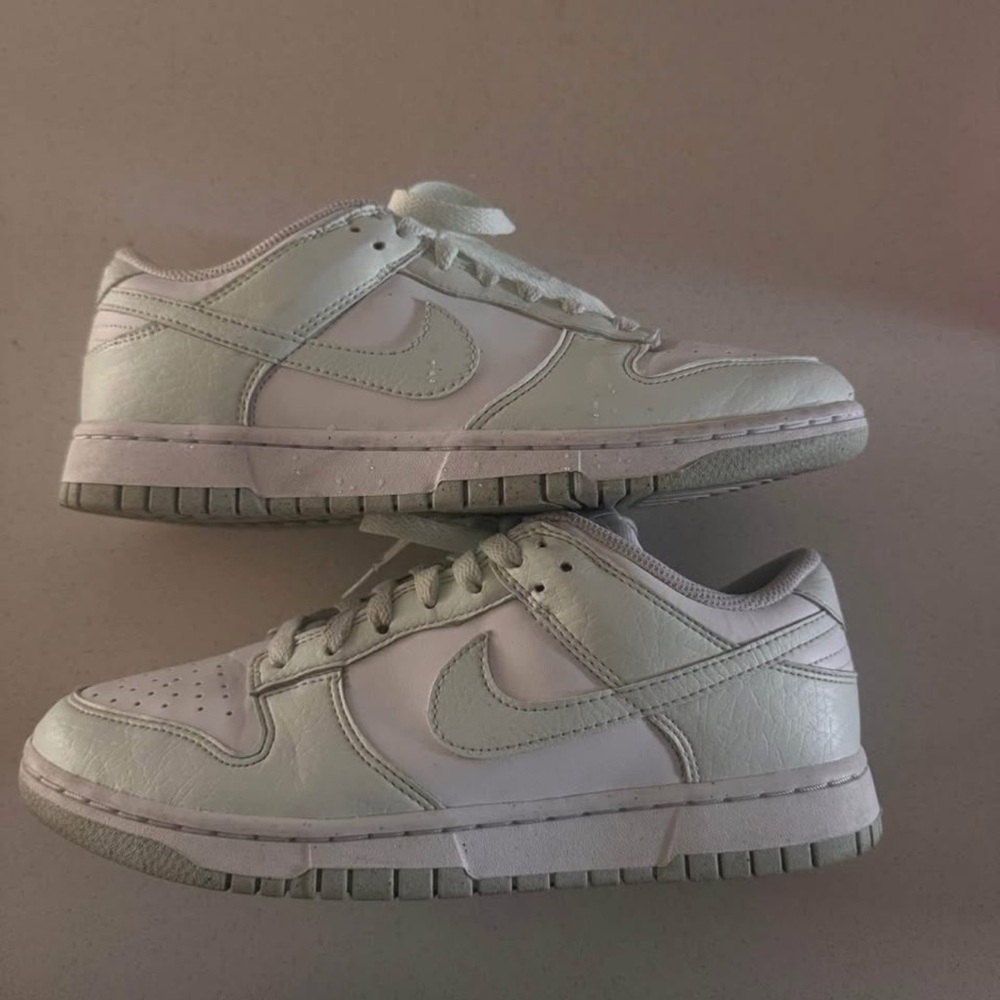 Nike Low-Top Sneakers in White and Light Gray